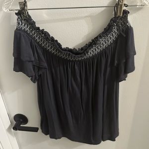 Off-the-shoulder Woman’s Top